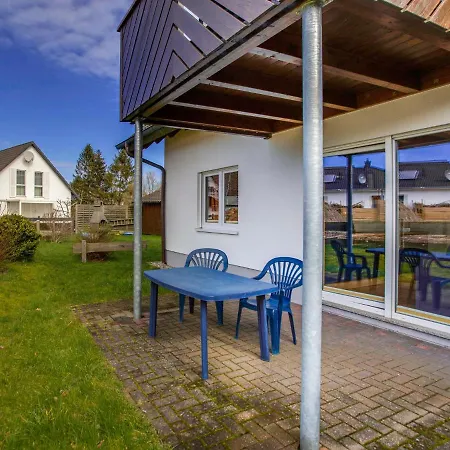 Apartment In With Terrace, Garden, Deckchairs