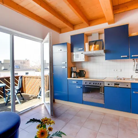 In With Terrace, Garden, Deckchairs Apartment